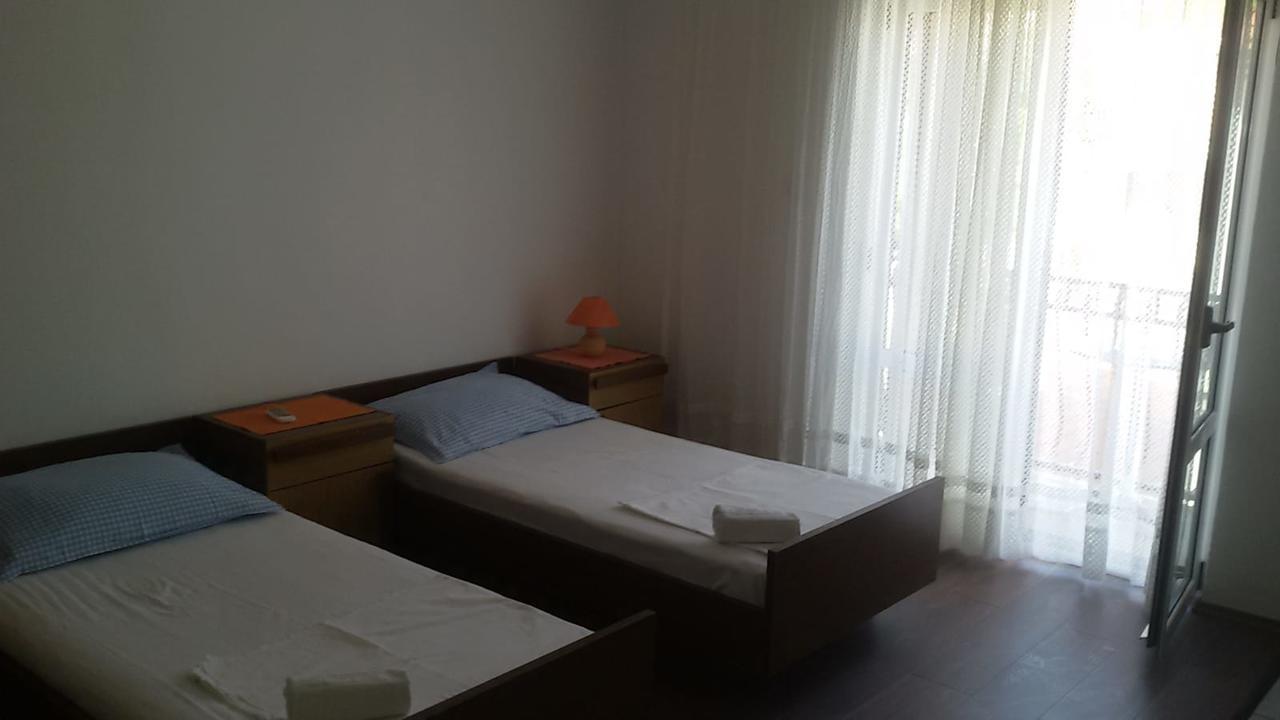 Apartments Dalmacija Podstrana Exterior photo